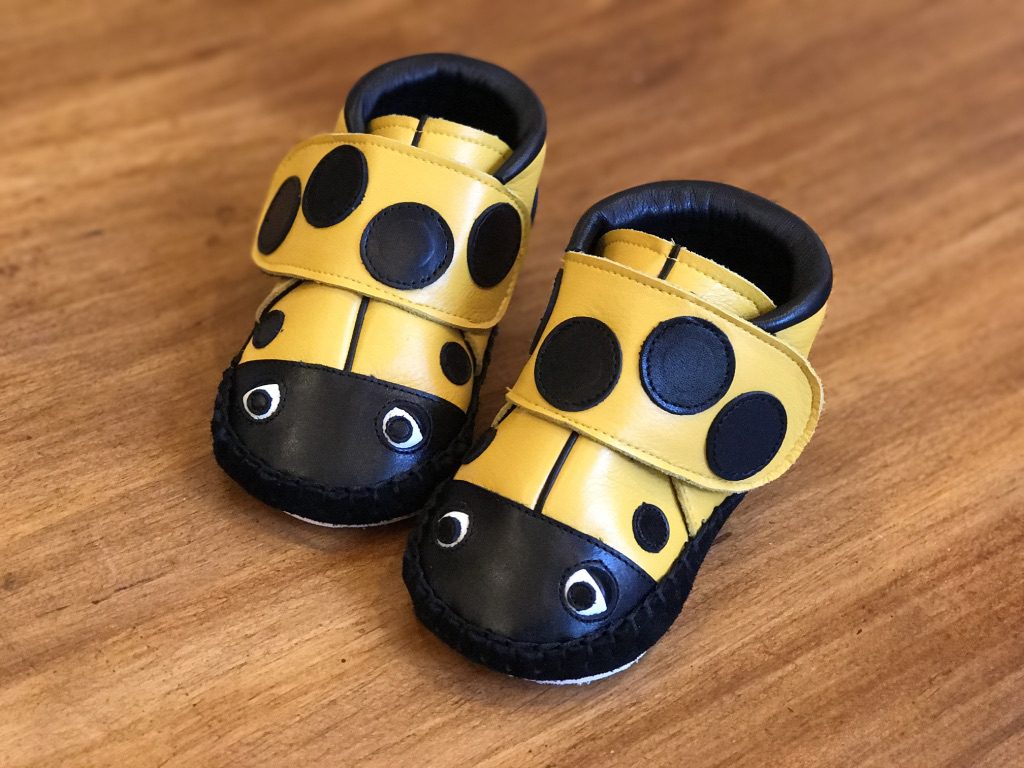 てんとう虫の子ども靴 黄色