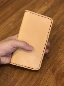手縫いで作るiPhone7・7plusケース