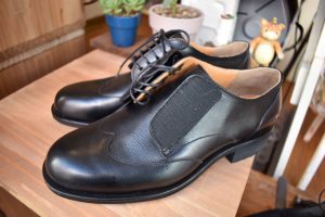 黒マジックテープ式 ウイングチップ