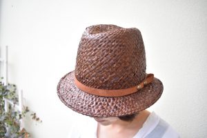 木型で作るハット・こげ茶・中折れ・つば短